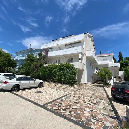 Emanuela 1 Apartment Novalja Exterior photo
