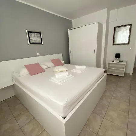 Emanuela 1 Apartment Novalja Exterior photo