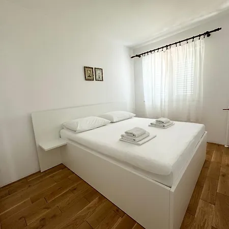Emanuela 1 Apartment Novalja Exterior photo