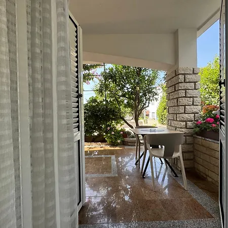 Emanuela 1 Apartment Novalja Exterior photo