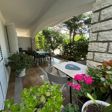 Emanuela 1 Apartment Novalja Exterior photo