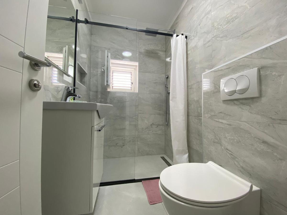 Apartment Emanuela 1 *