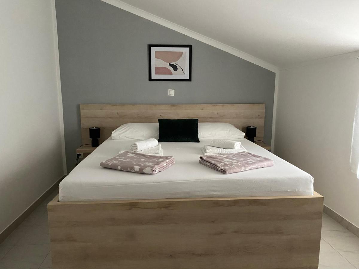 Apartment Emanuela 1 *