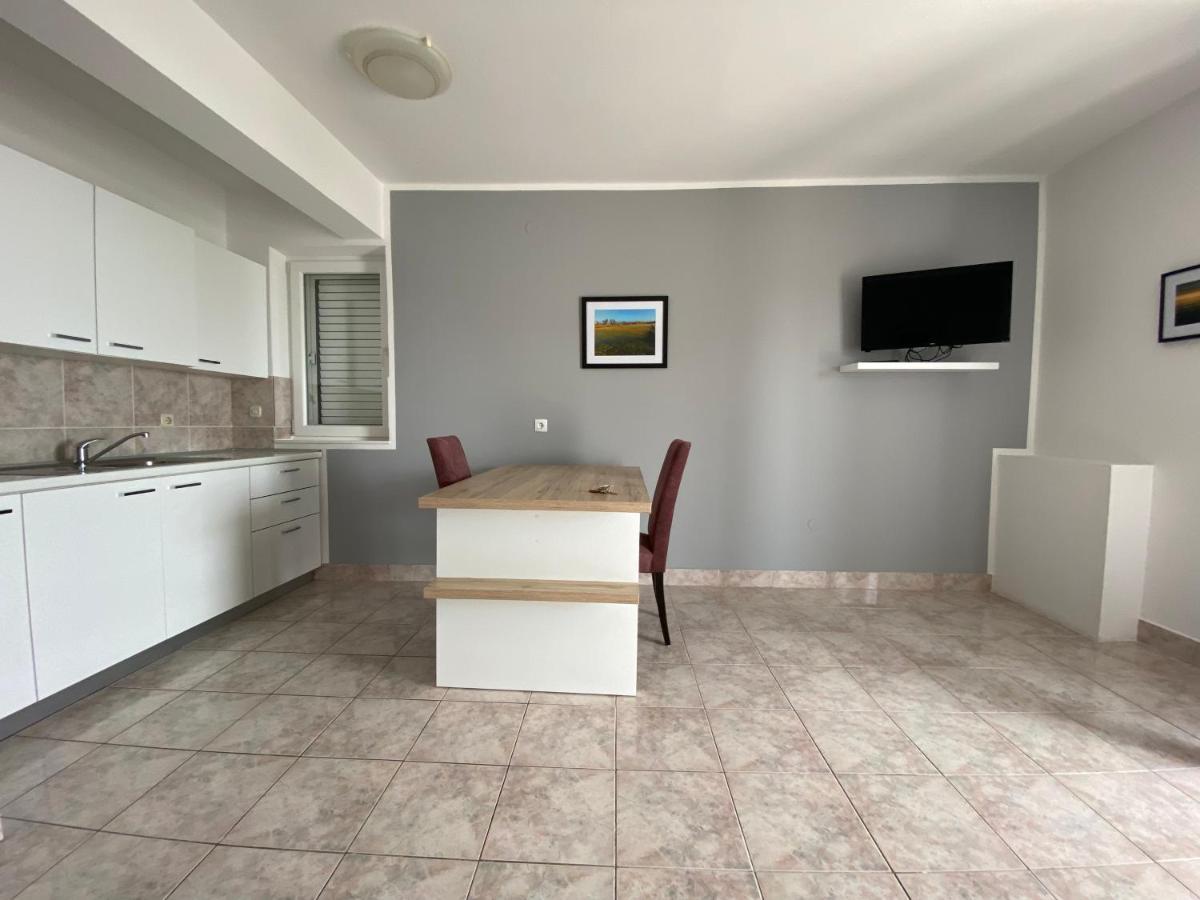 Emanuela 1 Apartamento Novalja