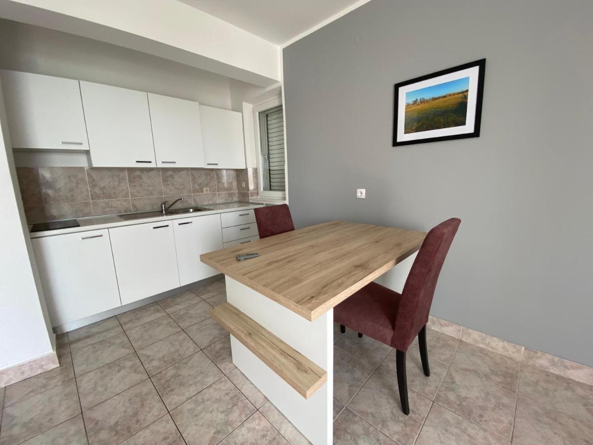 Apartment Emanuela 1 *