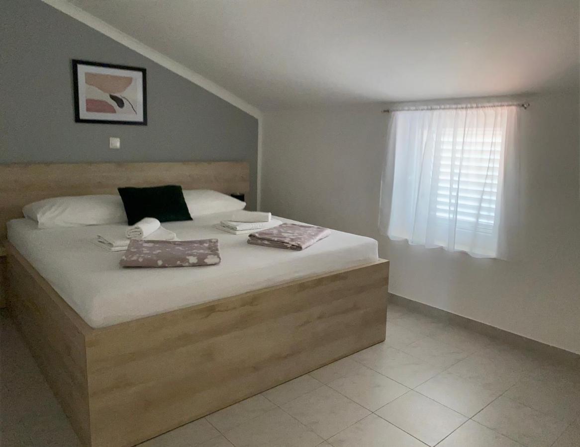 Apartment Emanuela 1 Novalja