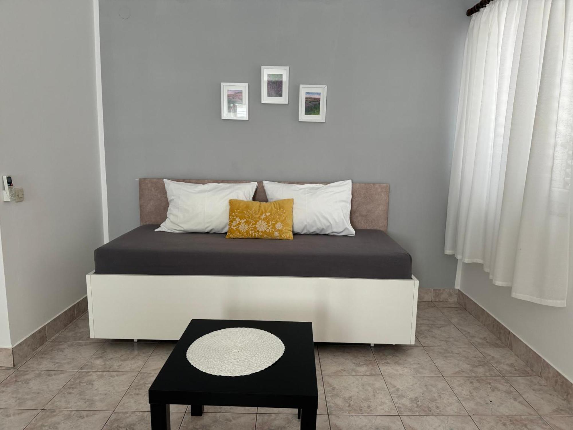 Emanuela 1 Apartment