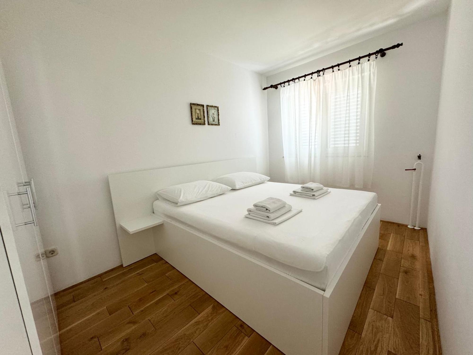 Emanuela 1 Apartment Novalja